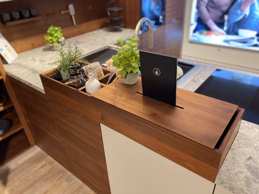 Massivholz-Küche Walden in Robinie